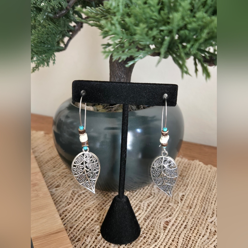 NWOT Silvertone Leaf Dangle Earrings with Turquoise Accents